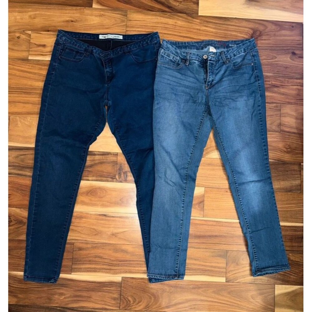 2 Pair of women’s jeans size 12